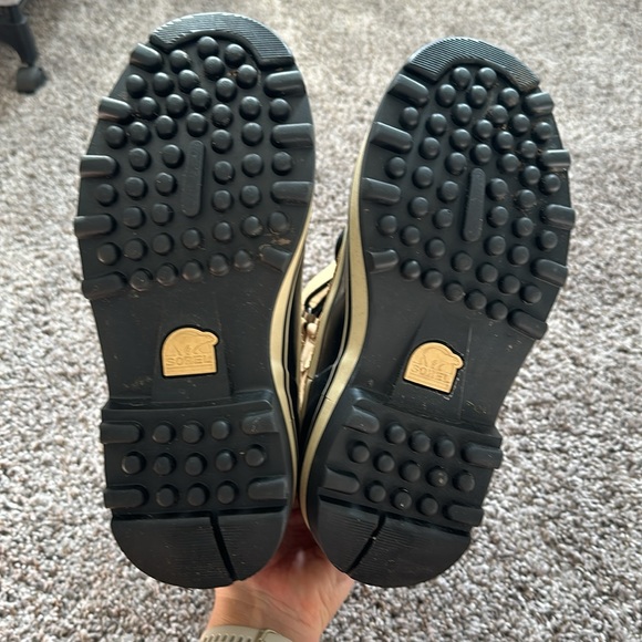 Sorel Women’s Caribou Boot - Picture 9 of 10